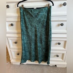 Teal Green Snake Patterned  polyester satin skirt. Medium . A New Day brand